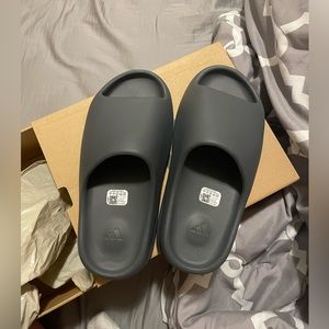 Brand new Yeezy slides - Men’s size 7